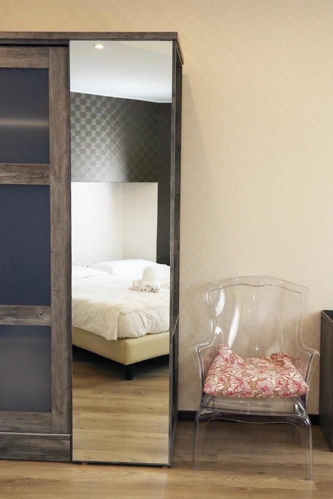 Globo Suite-correnti Hotel 3*